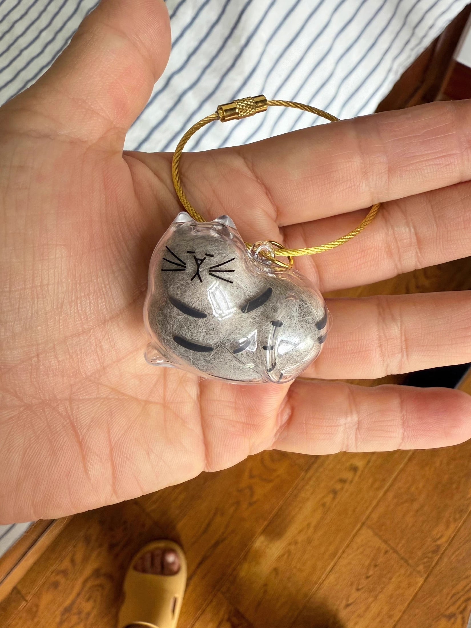 🐾 Pet Hair Keychain